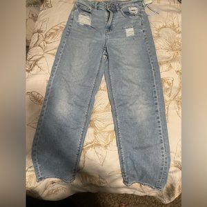 I’m selling American eagle jeans size 4